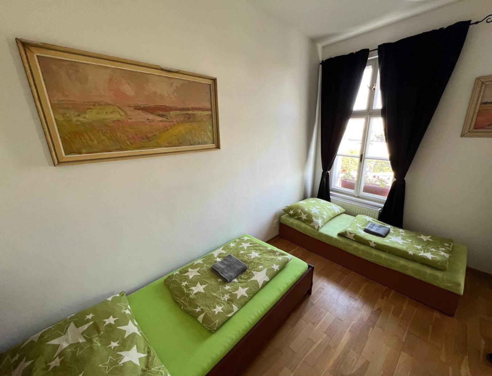 Hostel One บราติสลาวา ภายนอก รูปภาพ