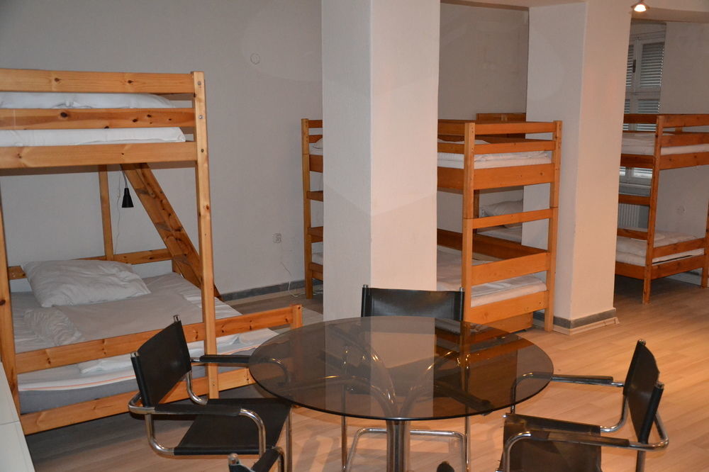 Hostel One บราติสลาวา ภายนอก รูปภาพ