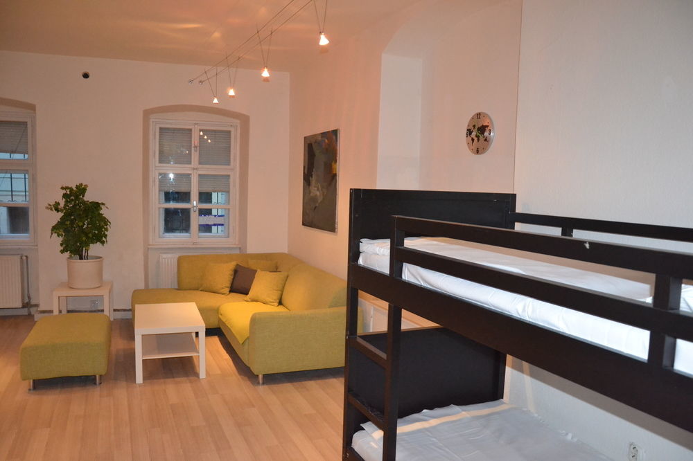 Hostel One บราติสลาวา ภายนอก รูปภาพ