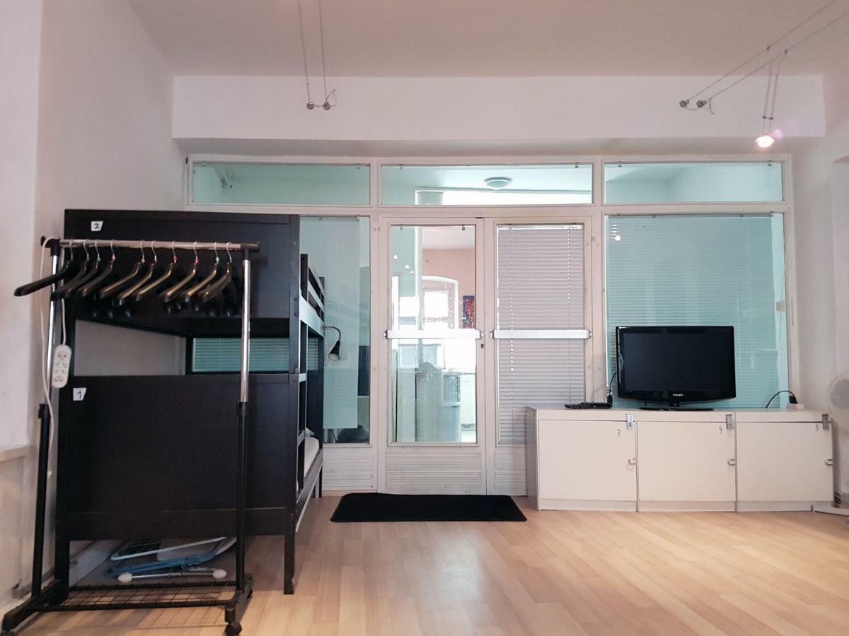 Hostel One บราติสลาวา ภายนอก รูปภาพ